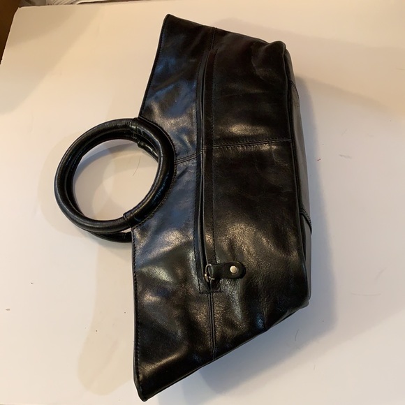 CUTE BLACK HANDBAG LEATHER WITH ROUND HANDLE ZIPPER POCKET ON FRONT:ZIP CLOSURE - Picture 5 of 8